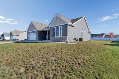 3189 S Warbler Ct, Beloit, WI 53511 - photo 4