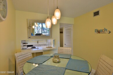 Bent Palm - dining room