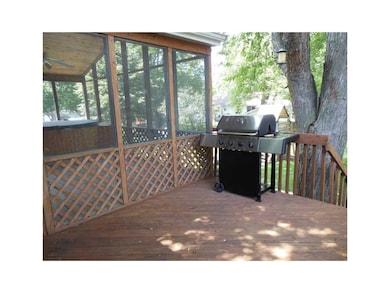 . Good sized upper deck right off dining area.