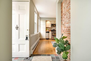 9 Chestnut St unit 3, Exeter, NH 03833 - photo 4