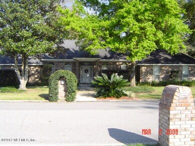 4661 Confederate Oaks Dr, Jacksonville, FL 32210 - photo 2