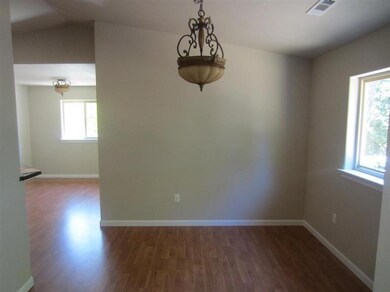 1001 NW Birch St, Grants Pass, OR 97526 - photo 7