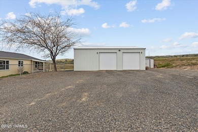 Shop/Garage