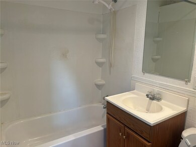 414 Homewood Ave SE, Warren, OH 44483 - photo 6