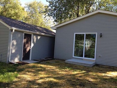 160 Austin Ave, Carpentersville, IL 60110 - photo 6