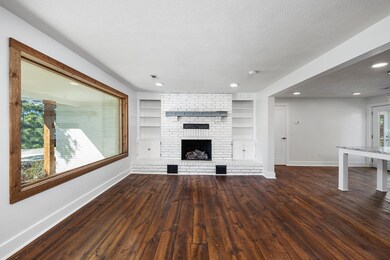 945 Banning St, Marshfield, MO 65706 - photo 2