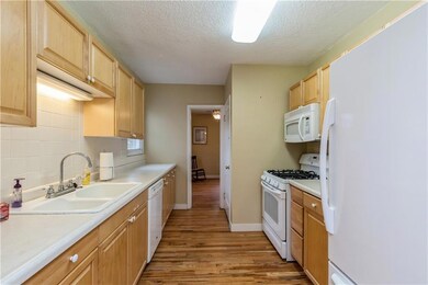 2212 55th St, Des Moines, IA 50310 - photo 6