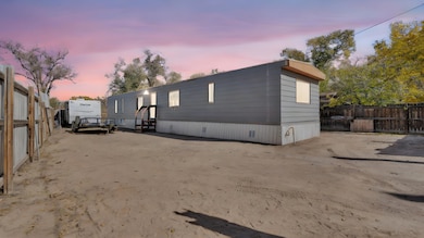 739 Garden Rd SW, Albuquerque, NM 87105 - photo 3