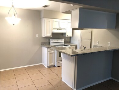 318 S Poplar St unit 2, Tomball, TX 77375 - photo 2