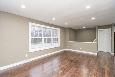 403 E 27th St S, Newton, IA 50208 - photo 4