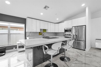 16255 SW 2nd Dr, Pembroke Pines, FL 33027 - photo 6