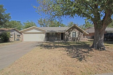 1412 Roberts Ave, Cleburne, TX 76033 - photo 2
