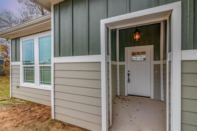 916 W Crawford St, Denison, TX 75020 - photo 2