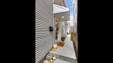 2723 N Southport Ave, Chicago, IL 60614 - photo 2