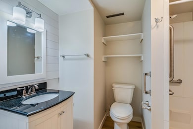 35_601N4thSt_Bathroom2_1_mls