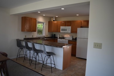 Beautiful open Kitchen w/breakfast bar