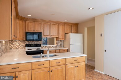 9816 Softwater Way, Columbia, MD 21046 - photo 5