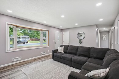 8712 Emerson Ave S, Bloomington, MN 55420 - photo 4