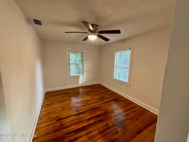 4415 St Johns Ave unit UPSTAIRS, Jacksonville, FL 32210 - photo 4