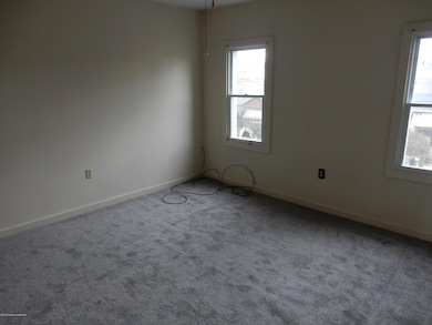 1314 1/2 Amherst St, Scranton, PA 18504 - photo 4