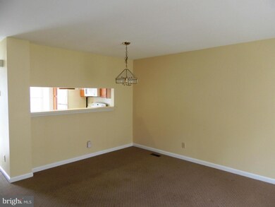 16938 Point Pleasant Ln, Dumfries, VA 22026 - photo 5