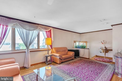 9741 Cowden St, Philadelphia, PA 19115 - photo 4