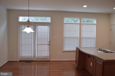 42985 Edgewater St, Chantilly, VA 20152 - photo 6