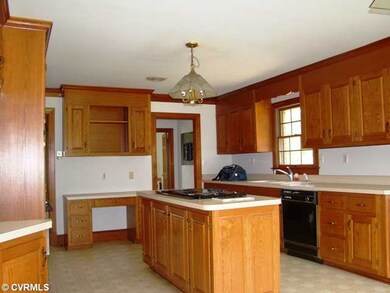 12252 E Quaker Rd, Disputanta, VA 23842 - photo 6