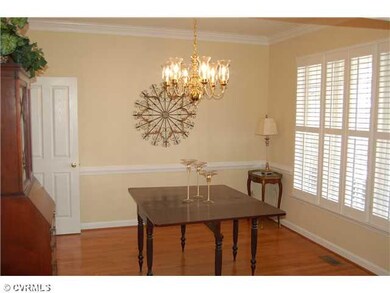 Dining Room - Spacious dining room with gleaming h