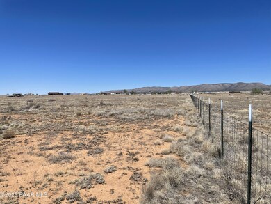 3805 W Chianti Ln, Paulden, AZ 86334 - photo 7