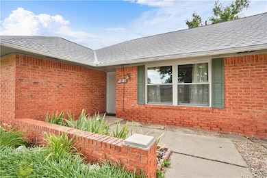 2520 NW 121st St, Oklahoma City, OK 73120 - photo 4
