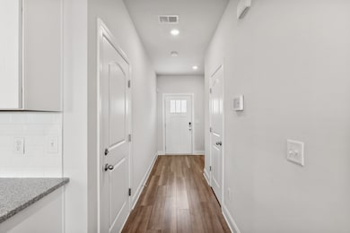 738 Prairie View Dr, Columbia, TN 38401 - photo 5