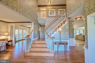 5715 Regal Crest Ct, Clifton, VA 20124 - photo 2