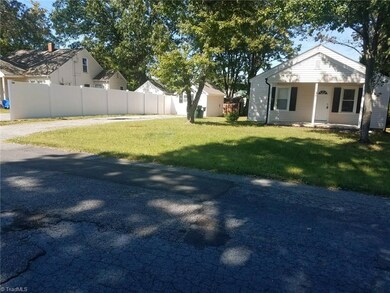 113 Francis St, Asheboro, NC 27203 - photo 2