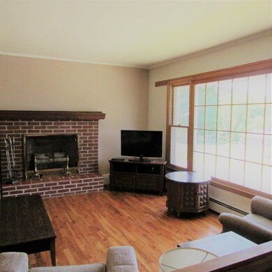 189 Waterman Cir, Saint Johnsbury, VT 05819 - photo 3