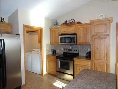 View 2 Stainless Steel Appliances, Upgraded Beauti