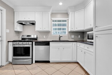 2314 Saxon Dr, Houston, TX 77018 - photo 7