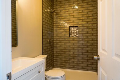 693 Kelton Ave, Columbus, OH 43205 - photo 5