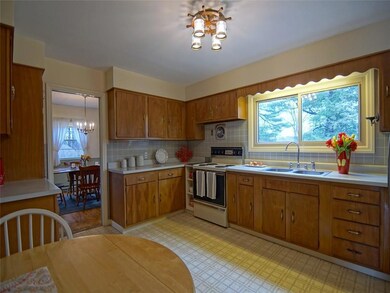 Eat in Kitchen