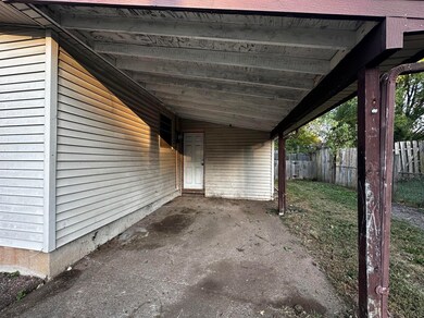car port 528 S Burton Ave Springfield, M