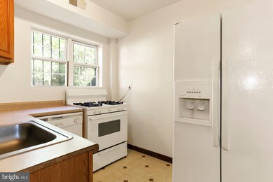 210 43rd Rd NE unit 104, Washington, DC 20019 - photo 4