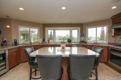 Upgraded kitchen with beautiful LG Viatera Quartz 