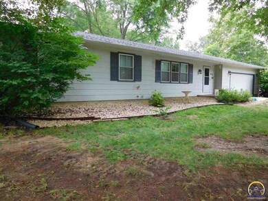 417 Main St, Maple Hill, KS 66507 - photo 3