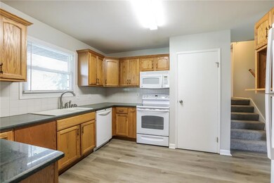 7718 NE 54th St, Kansas City, MO 64119 - photo 5