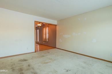 511 8th Avenue - MLS Size-13