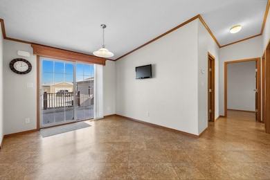 707 Fox Tail Dr, Minot, ND 58701 - photo 2