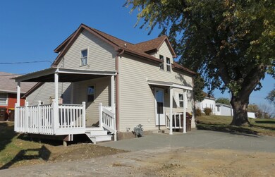 712 S 2nd St, Maquoketa, IA 52060 - photo 4