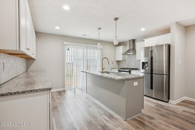 8706 Temperate Ct, Louisville, KY 40229 - photo 6