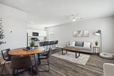 705 Apache Trail unit 113, Leander, TX 78641 - photo 2