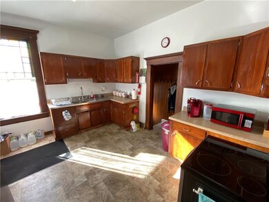 146 W Franklin St, Waynesburg, PA 15370 - photo 5